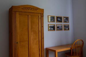 Twin room with private bathroom