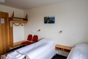 Twin room with private bathroom