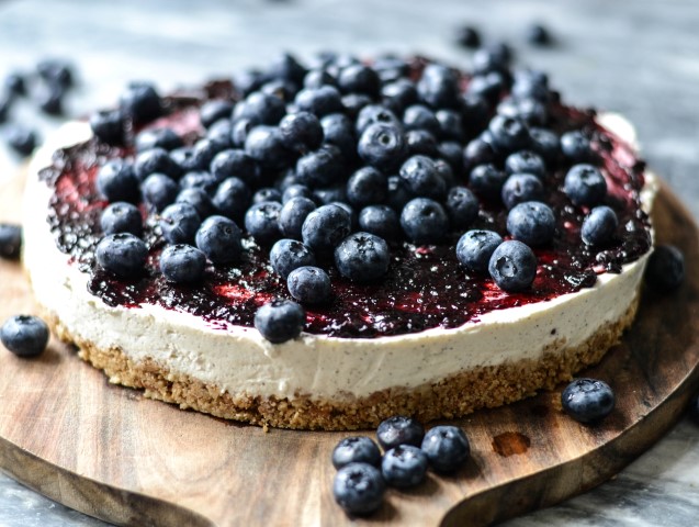 Josephine_Malene_Kofod_-_Icelandic_skyr_and_blueberries_cake_©_Atastylovestory.com - small.jpg