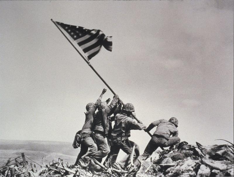 Joe Rosenthal - Raising the Flag in Iwo Jima