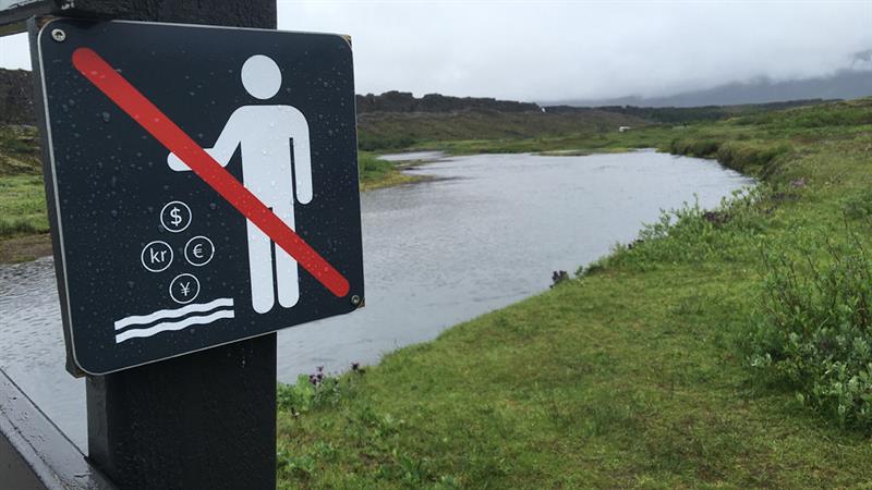 Don't be a bad tourist in Iceland Don't be a bad tourist in Iceland