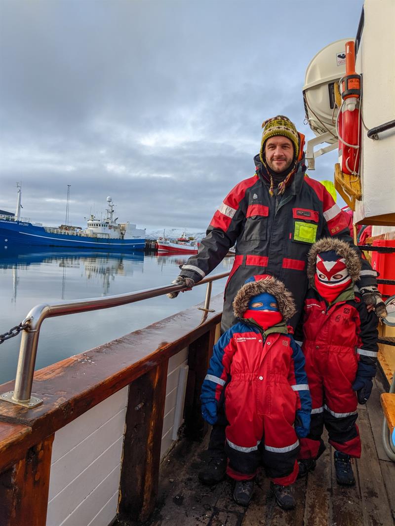 whale-watching_travelynnfamily.jpg