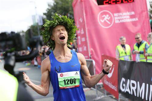 Reykjavik Marathon winner celebrating