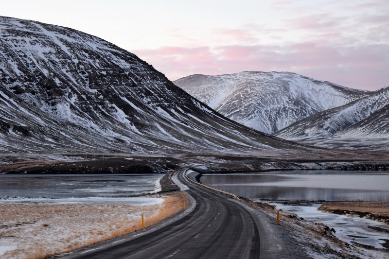 Road from Stykkishólmur to Grundarfjörður.jpg Road from Stykkishólmur to Grundarfjörður.jpg