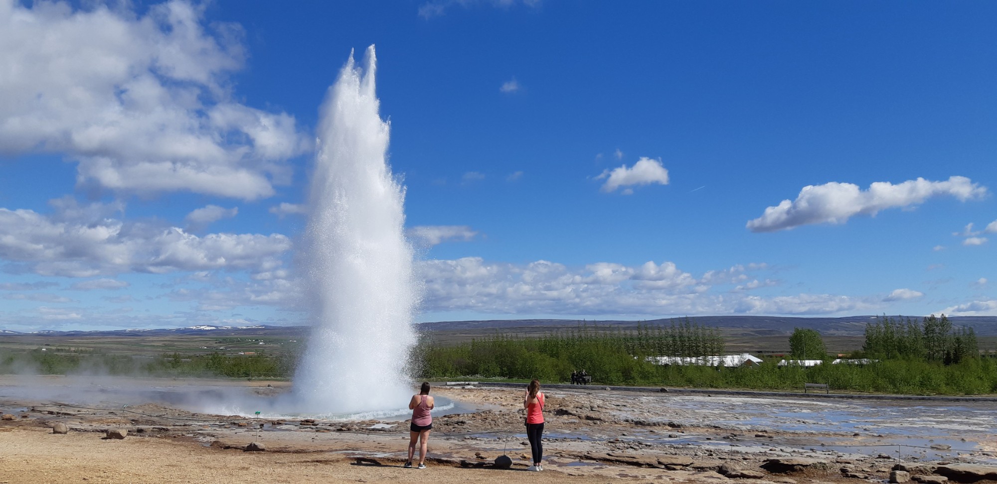 Strokkur gýs