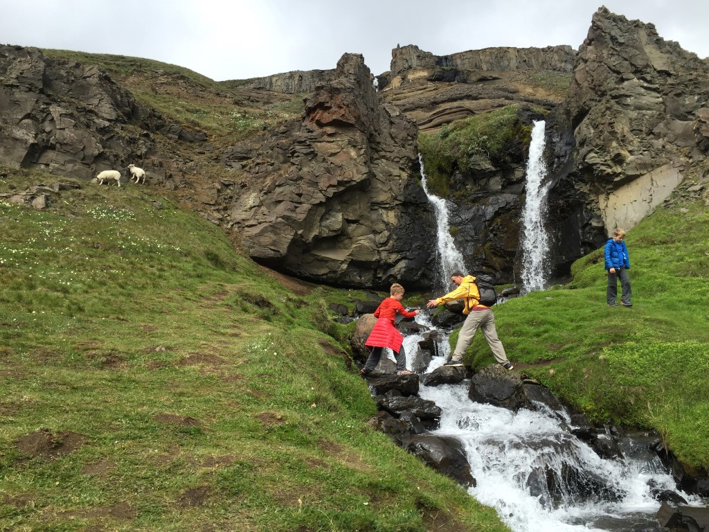 Family - Nature - East - Hengifoss - People - children (Medium).JPG