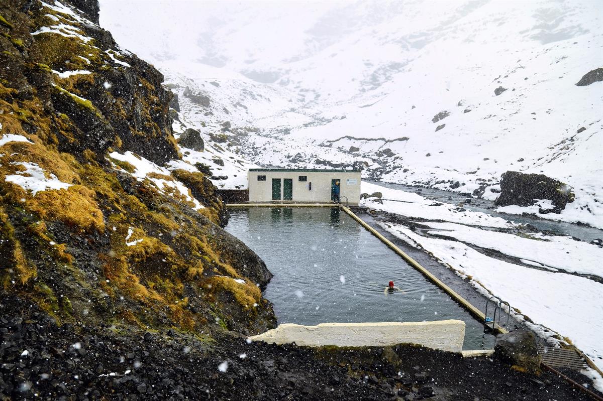 Seljavallalaug swimming pool in winter