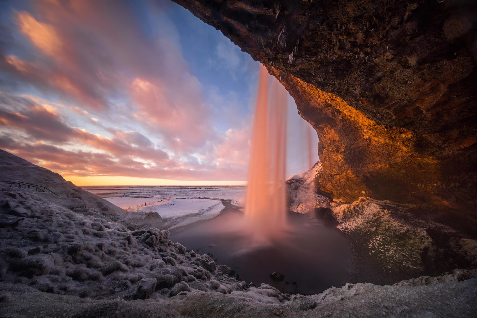 shutterstock_648797719 - Seljalandsfoss.jpg