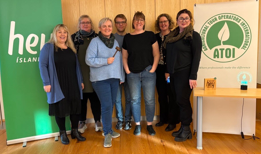 Hey Iceland Group Team - ATOI.jpg Hey Iceland Group Team - ATOI.jpg