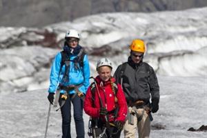 Hiking on Svínafellsjökull glacier
