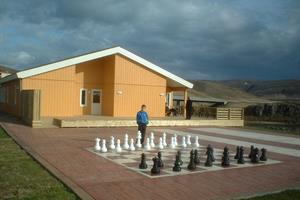 Troll sized chess table