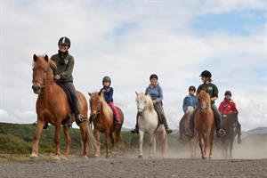 Horse riding with Íshestar