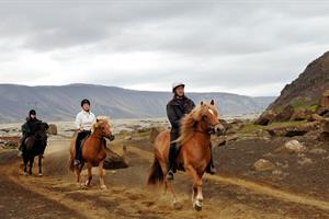 Horse riding with Íshestar