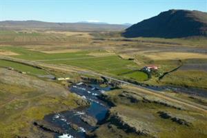 Fossatún is located on the banks of Grímsá River in Borgarfjörður