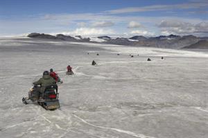 Snowmobile tour on Skálafellsjökull Glacier